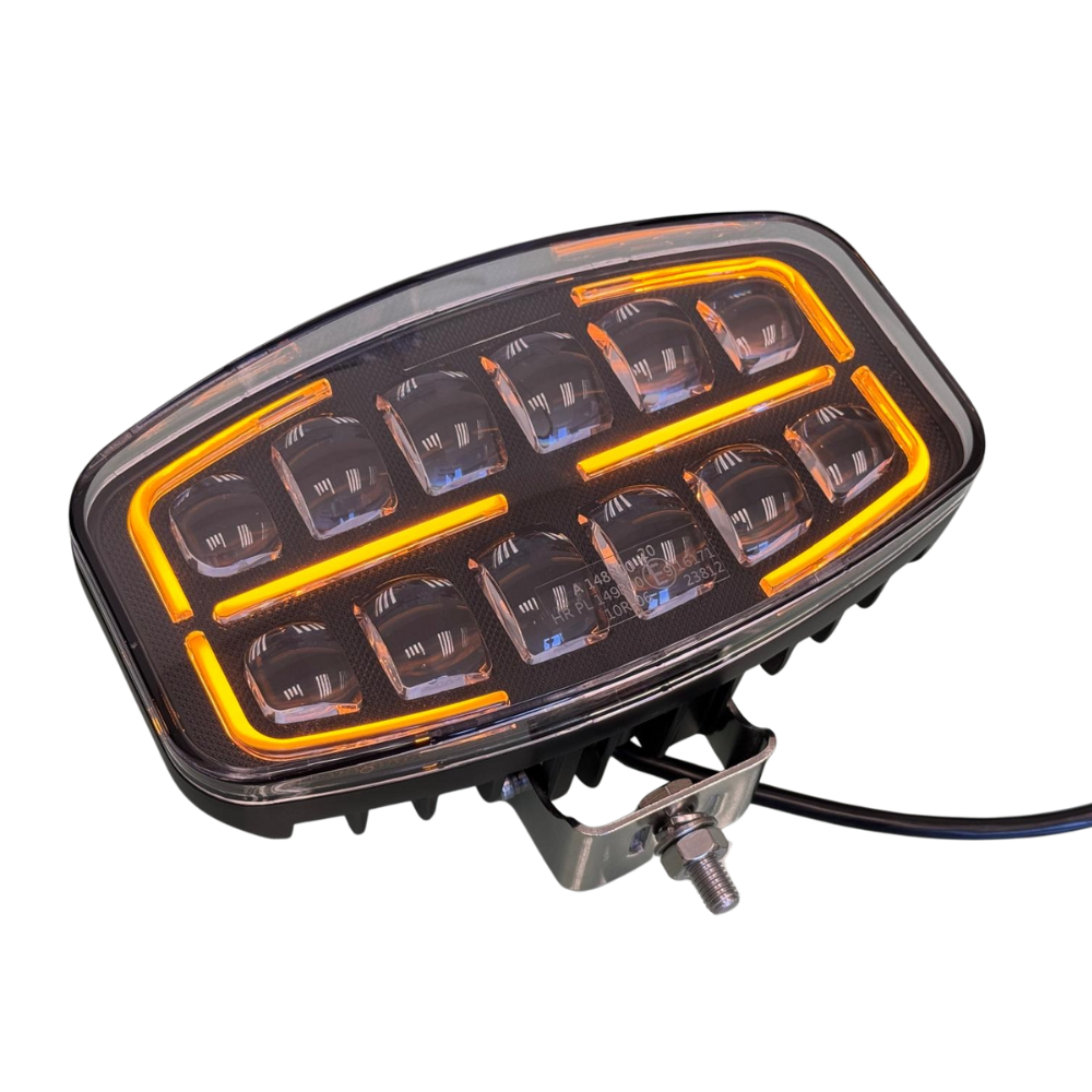 Van Master Oval Driving Lamp With Amber or White Dynamic Position Light